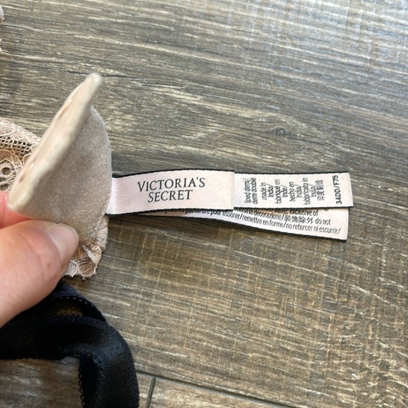 Bundle of 34DD Victoria’s Secret Lace Bra Bundle (2) - Picture 4 of 5